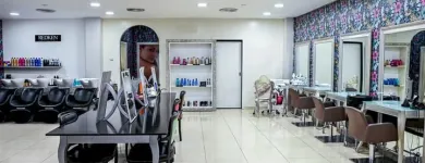 Immagine 6 azienda LES AMIES Servizi di bellezza in Segrate MI